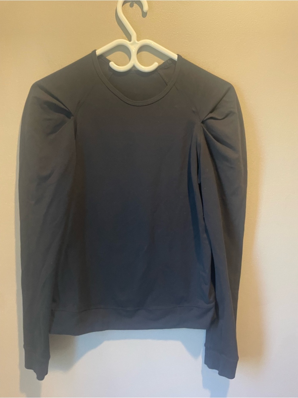 Lululemon Women’s Black Crewneck Long-Sleeve Sweatshirt